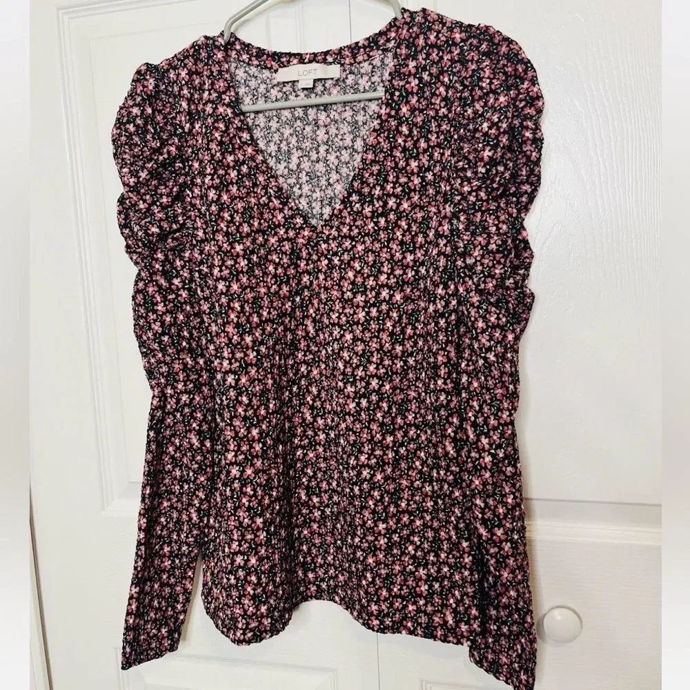 Ann Taylor Loft Floral Puff Sleeve V Neck Blouse Long Sleeve SP Small Petite
